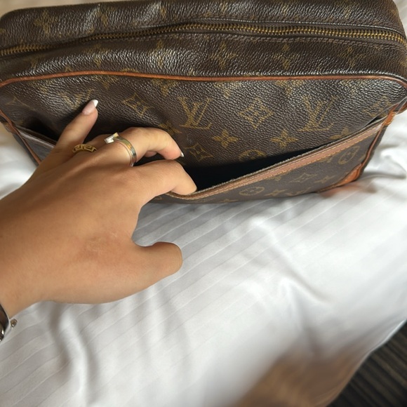 AUTHENTIC vintage Louis Vuitton travel bag/handheld bag - Picture 7 of 13